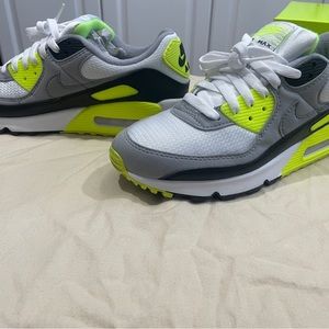Nike Air Max 90- White/Particle grey/volt/black